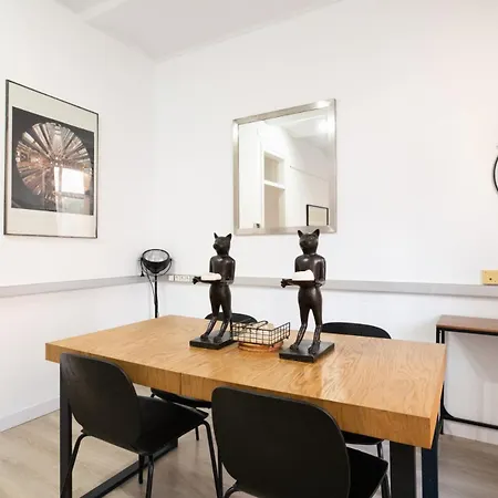 Sagrada Familia Comfy Apartman *